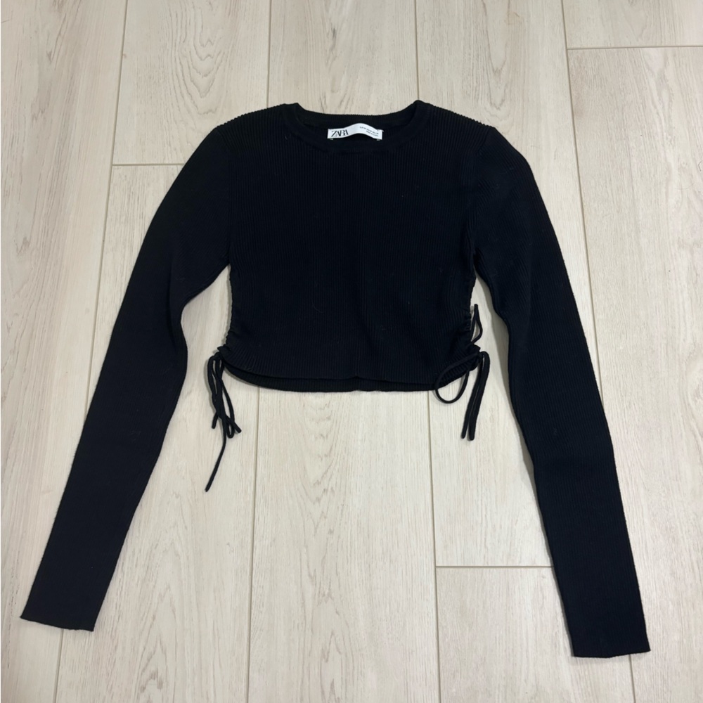 Black Long Sleeve Crop Top